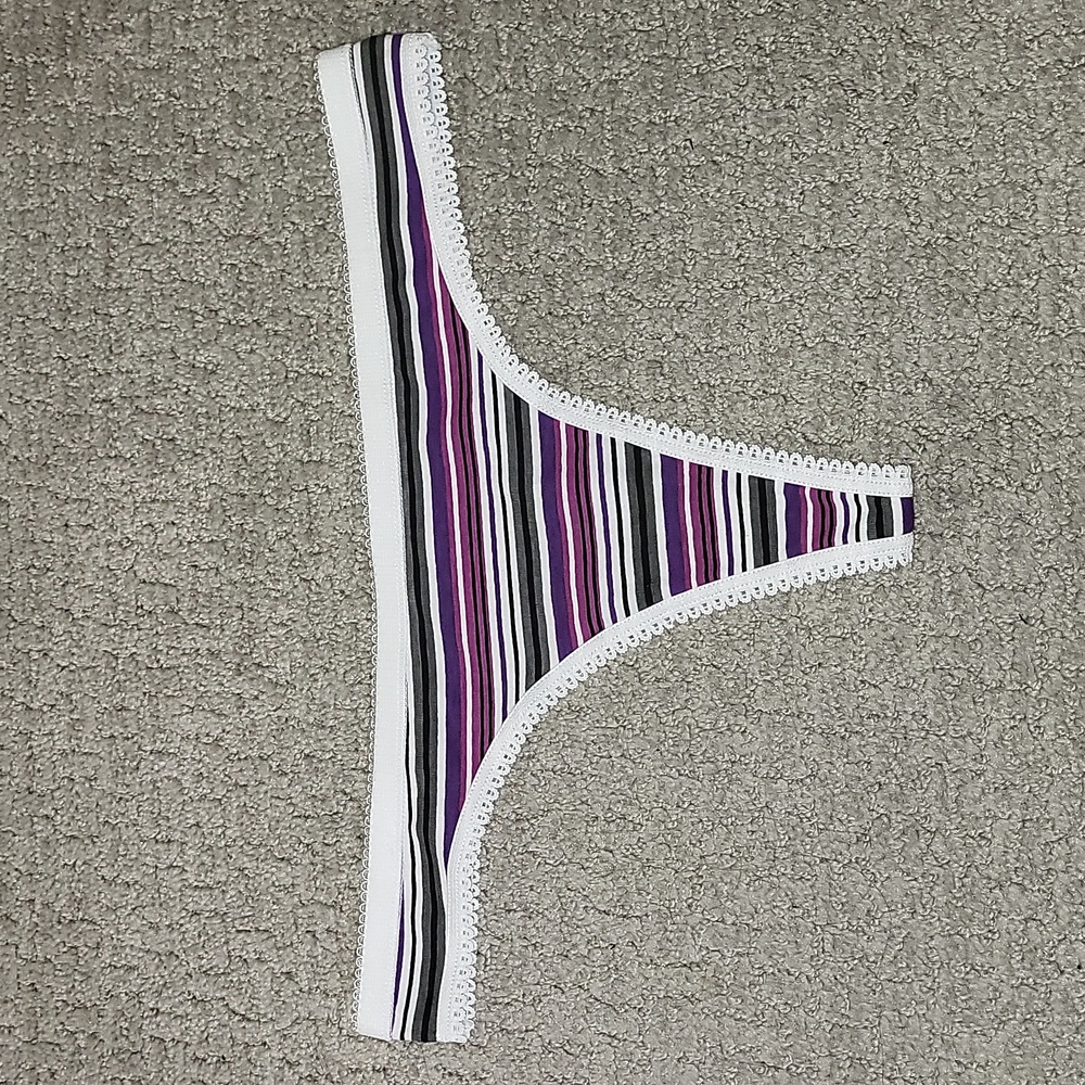 NWOT StEve Medium Thong